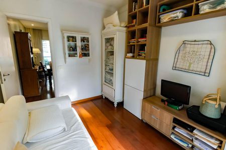 Apartamento à venda com 190m², 4 quartos e 4 vagas Apartamento à venda com 190m², 4 quartos e 4 vagasQuarto 1