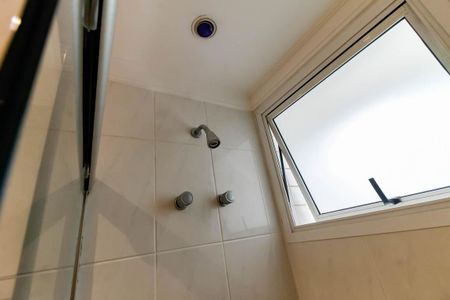 Apartamento à venda com 190m², 4 quartos e 4 vagas Apartamento à venda com 190m², 4 quartos e 4 vagasBanheiro da Suíte 1 - chuveiro