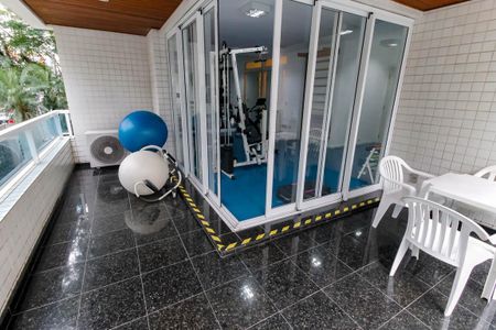 Apartamento à venda com 190m², 4 quartos e 4 vagas Apartamento à venda com 190m², 4 quartos e 4 vagasÁrea comum - Academia