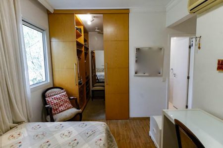 Apartamento à venda com 190m², 4 quartos e 4 vagas Apartamento à venda com 190m², 4 quartos e 4 vagasSuíte 2