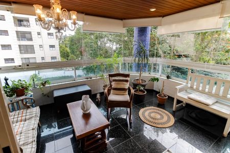 Apartamento à venda com 190m², 4 quartos e 4 vagas Apartamento à venda com 190m², 4 quartos e 4 vagasVaranda da Sala