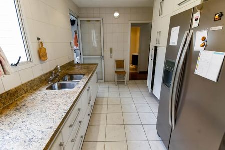Apartamento à venda com 190m², 4 quartos e 4 vagas Apartamento à venda com 190m², 4 quartos e 4 vagasCozinha - Armários