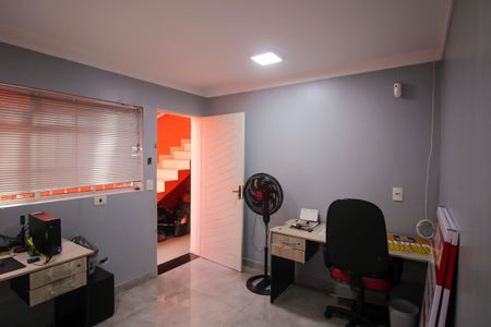 Casa à venda com 250m², 5 quartos e 2 vagas Casa à venda com 250m², 5 quartos e 2 vagasQuarto 2