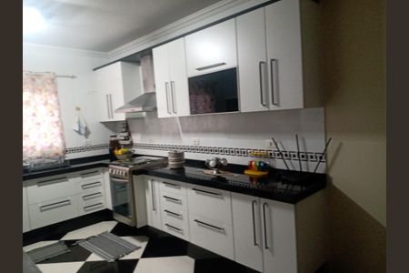 Casa à venda com 302m², 4 quartos e 7 vagasCozinha