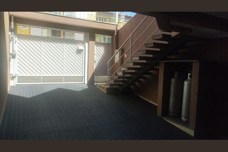 Casa à venda com 302m², 4 quartos e 7 vagasEntrada