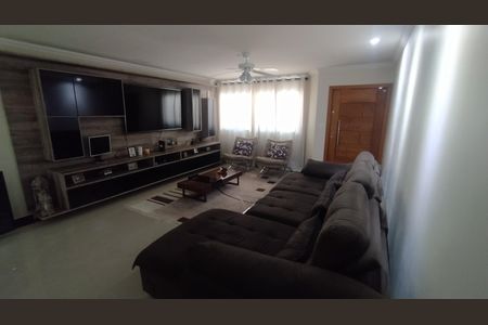 Casa à venda com 302m², 4 quartos e 7 vagasSala