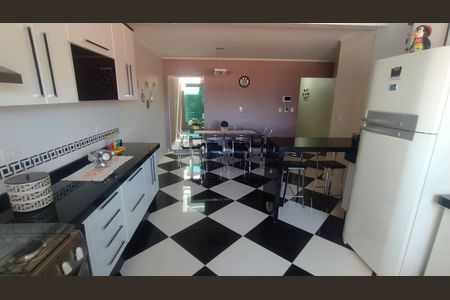 Casa à venda com 302m², 4 quartos e 7 vagasCozinha