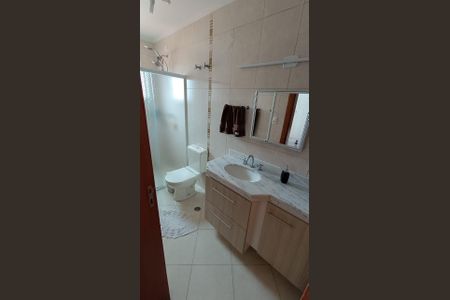 Casa à venda com 302m², 4 quartos e 7 vagasBanheiro 3