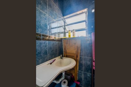 Casa para alugar com 160m², 3 quartos e 2 vagasBanheiro Social