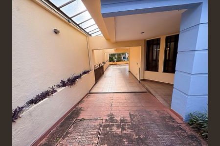 Casa à venda com 541m², 2 quartos e 4 vagasFachada