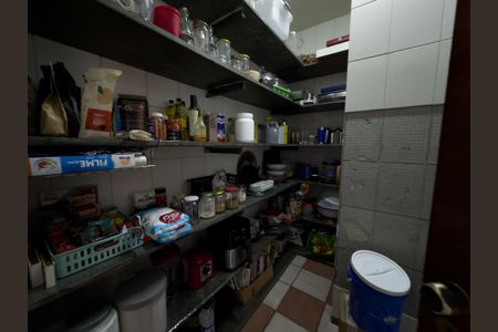 Casa à venda com 541m², 2 quartos e 4 vagasDespensa