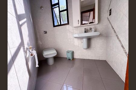 Casa à venda com 541m², 2 quartos e 4 vagasBanheiro de Serviço