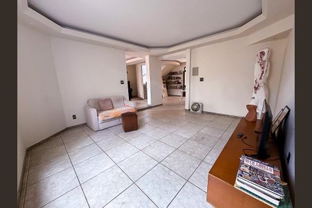 Casa à venda com 541m², 2 quartos e 4 vagasSala