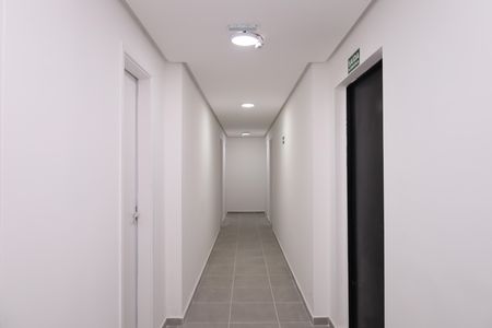 Apartamento à venda com 35m², 2 quartos e sem vagaÁrea comum - Saguão do andar