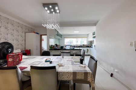 Casa à venda com 296m², 3 quartos e 4 vagasCopa
