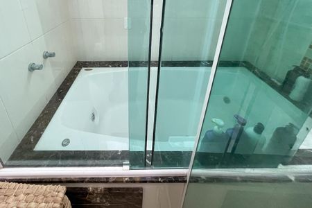 Casa à venda com 296m², 3 quartos e 4 vagasBanheiro - Suíte 1