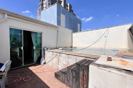 Casa à venda com 296m², 3 quartos e 4 vagasÁrea - Piscina