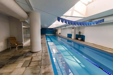 Apartamento à venda com 261m², 4 quartos e 4 vagasÁrea comum - Piscina Coberta