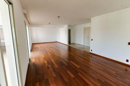 Apartamento à venda com 261m², 4 quartos e 4 vagasSala