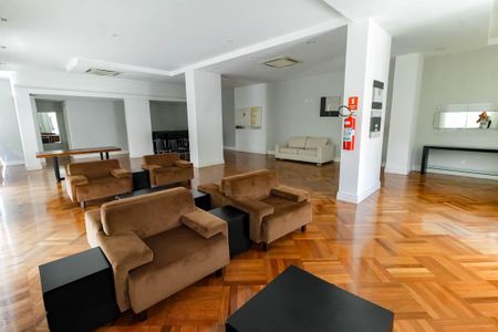 Apartamento à venda com 261m², 4 quartos e 4 vagasÁrea comum - Salão de festas (Adulto)