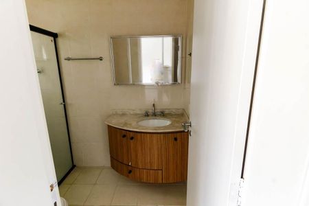 Apartamento à venda com 261m², 4 quartos e 4 vagasBanheiro da Suíte 2