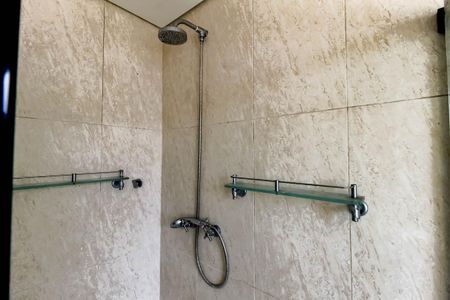 Apartamento à venda com 261m², 4 quartos e 4 vagasBanheiro da Suíte 4 - chuveiro