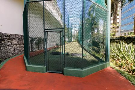 Apartamento à venda com 261m², 4 quartos e 4 vagasÁrea comum - Campo de golfe