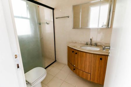 Apartamento à venda com 261m², 4 quartos e 4 vagasBanheiro da Suíte 2