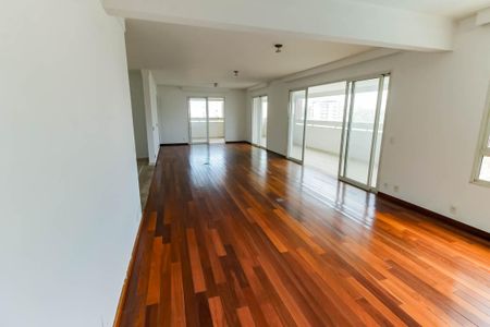 Apartamento à venda com 261m², 4 quartos e 4 vagasSala