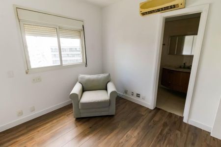 Apartamento à venda com 261m², 4 quartos e 4 vagasSuíte 2