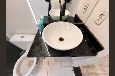 Apartamento à venda com 50m², 2 quartos e 1 vaga Apartamento à venda com 50m², 2 quartos e 1 vagaBanheiro