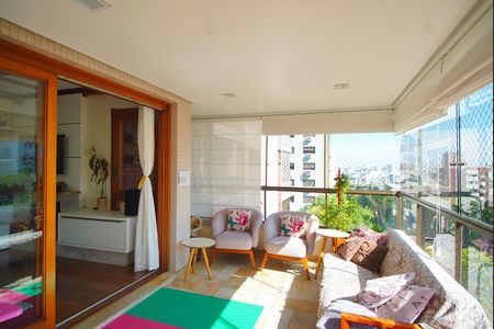 Apartamento à venda com 186m², 3 quartos e 2 vagasVaranda