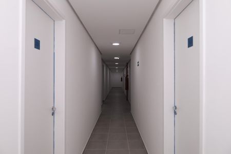 Apartamento para alugar com 35m², 2 quartos e sem vagaÁrea comum - Saguão do andar