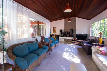 Casa de condomínio para alugar com 600m², 5 quartos e 3 vagas Casa de condomínio para alugar com 600m², 5 quartos e 3 vagasSala