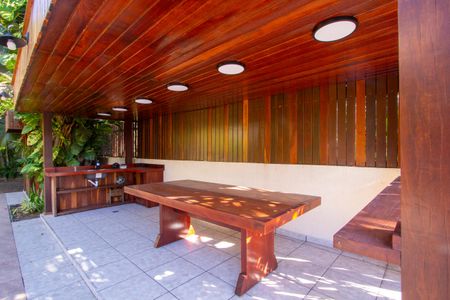 Casa de condomínio para alugar com 600m², 5 quartos e 3 vagas Casa de condomínio para alugar com 600m², 5 quartos e 3 vagasQuintal