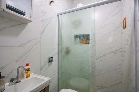 Casa à venda com 250m², 3 quartos e 4 vagas Casa à venda com 250m², 3 quartos e 4 vagasCasa 2 Banheiro