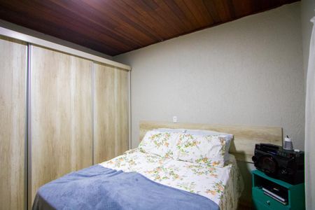 Casa à venda com 250m², 3 quartos e 4 vagas Casa à venda com 250m², 3 quartos e 4 vagasCasa 1- Quarto 2