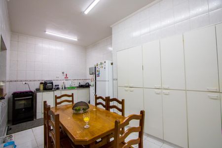 Casa à venda com 250m², 3 quartos e 4 vagas Casa à venda com 250m², 3 quartos e 4 vagasCasa 1 - Cozinha