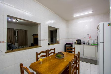 Casa à venda com 250m², 3 quartos e 4 vagas Casa à venda com 250m², 3 quartos e 4 vagasCasa 1 - Cozinha
