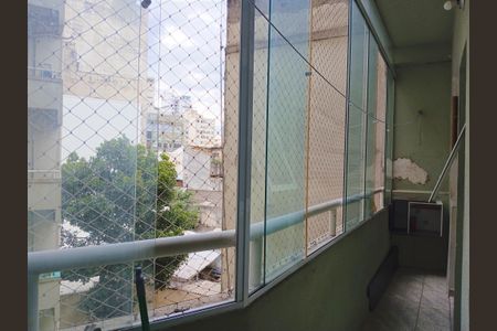 Apartamento à venda com 76m², 2 quartos e sem vagaSacada