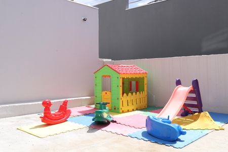 Apartamento à venda com 35m², 2 quartos e sem vagaÁrea comum - Playground