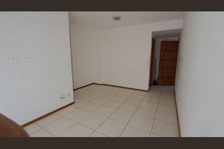 Apartamento à venda com 69m², 2 quartos e 1 vaga Apartamento à venda com 69m², 2 quartos e 1 vagaSala