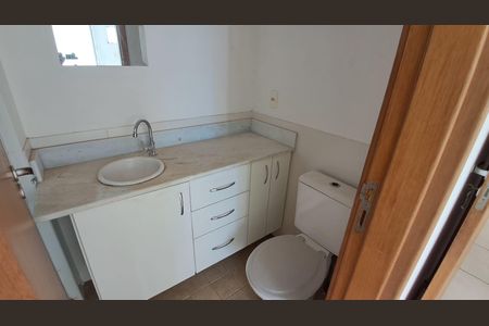Apartamento à venda com 69m², 2 quartos e 1 vaga Apartamento à venda com 69m², 2 quartos e 1 vagaBanheiro Social