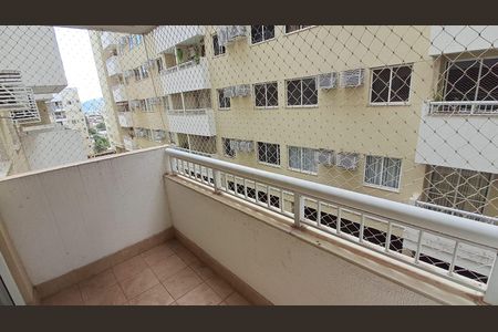 Apartamento à venda com 69m², 2 quartos e 1 vaga Apartamento à venda com 69m², 2 quartos e 1 vagaVaranda