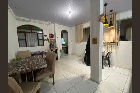 Casa à venda com 136m², 8 quartos e 3 vagasSala 5