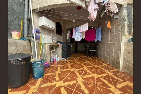 Casa à venda com 136m², 8 quartos e 3 vagasÁrea de Serviço