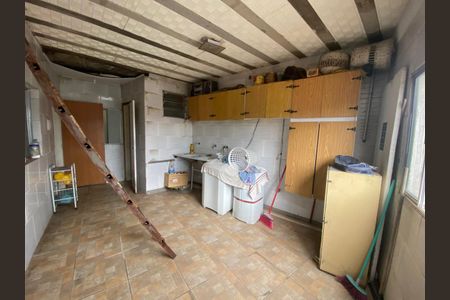 Casa à venda com 136m², 8 quartos e 3 vagasÁrea de Serviço