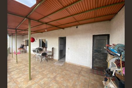 Casa à venda com 136m², 8 quartos e 3 vagasÁrea comum