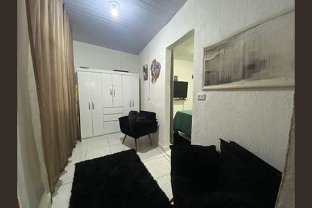 Casa à venda com 136m², 8 quartos e 3 vagasQuarto 1