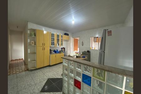 Casa à venda com 136m², 8 quartos e 3 vagasCozinha 1
